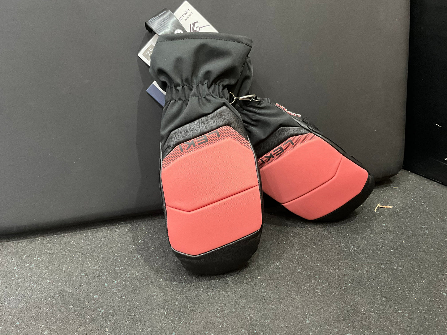 LEKI Trigger system | Mitts | Women’s S | Rose and black | Padded and leather |